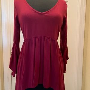 Cupio babydoll bell sleeves burgundy sz M